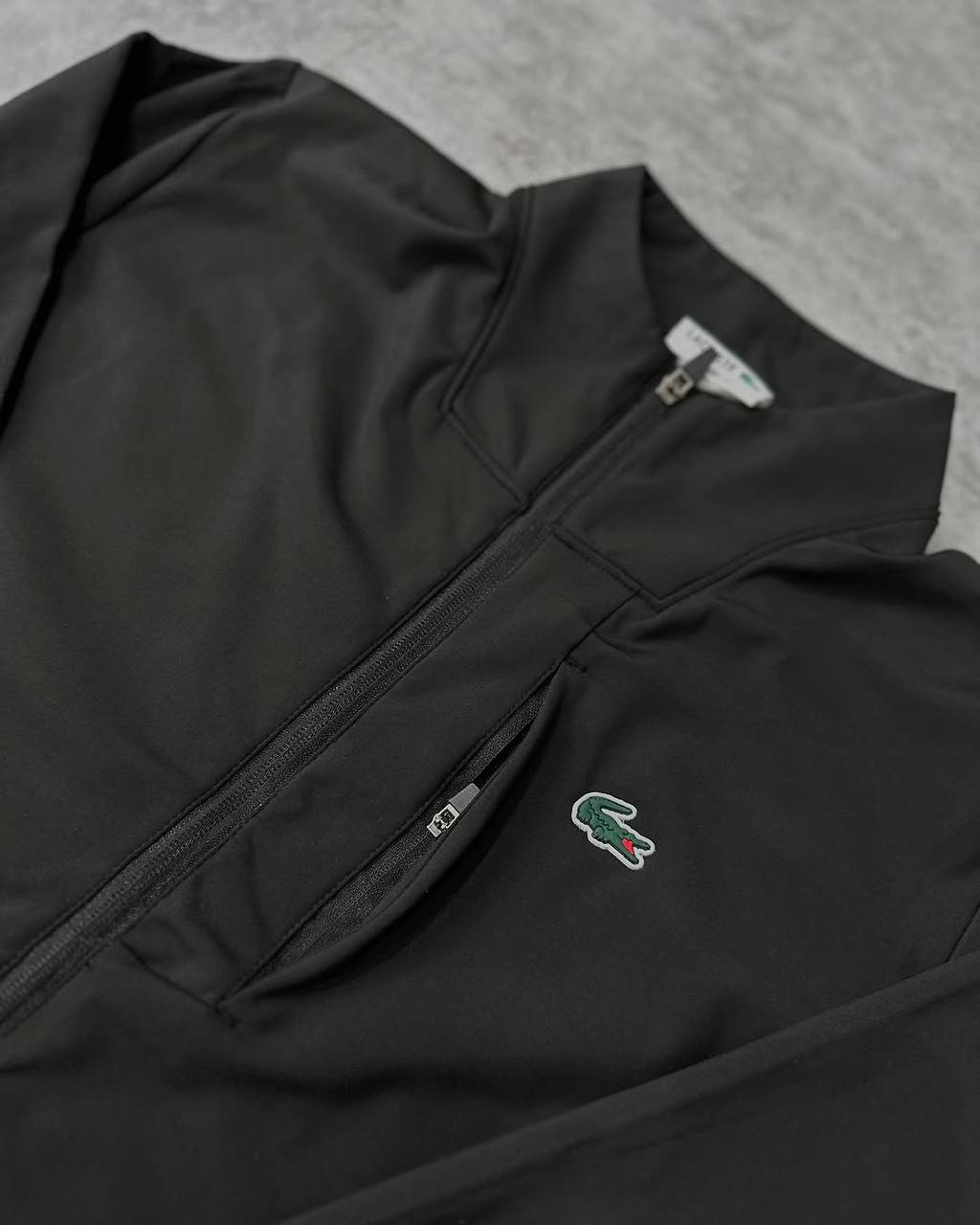 Equipo deportivo Lacoste + gorra